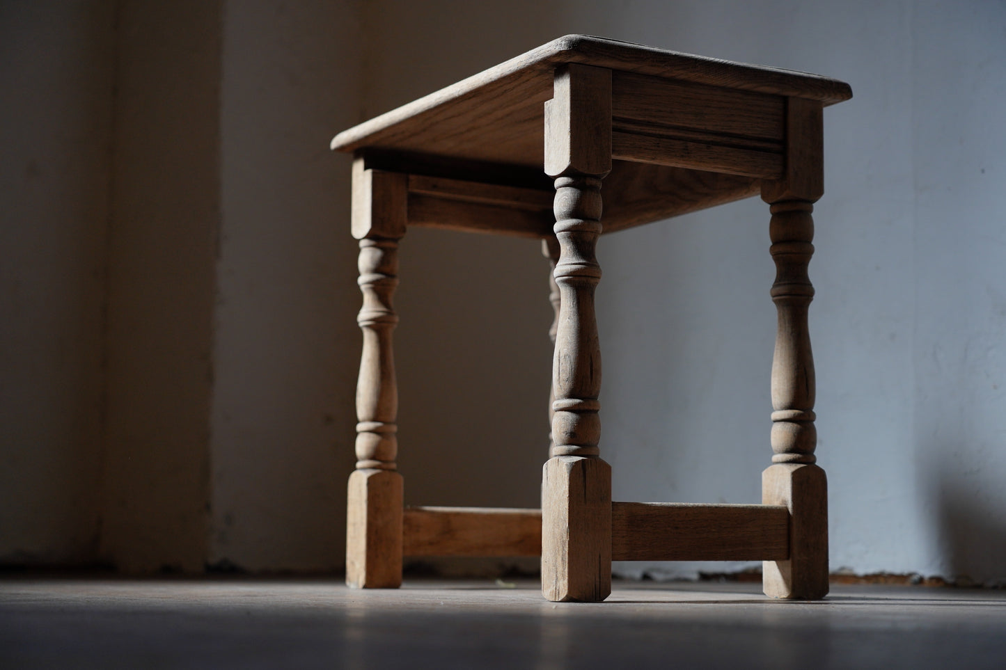 サイドテーブル　F400