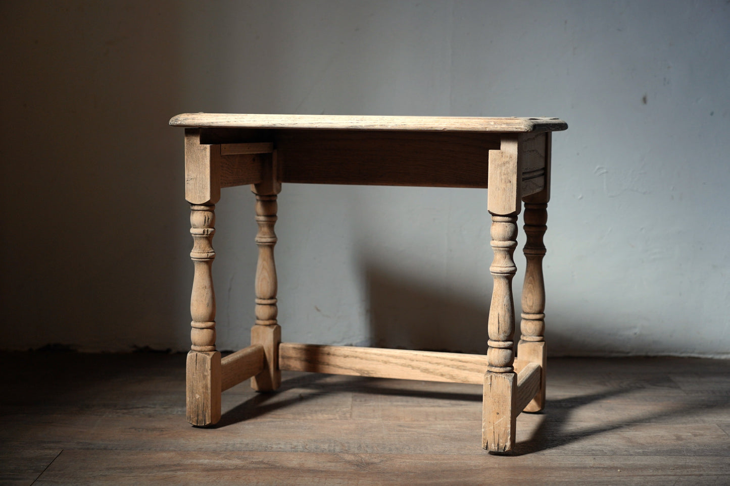 サイドテーブル　F401