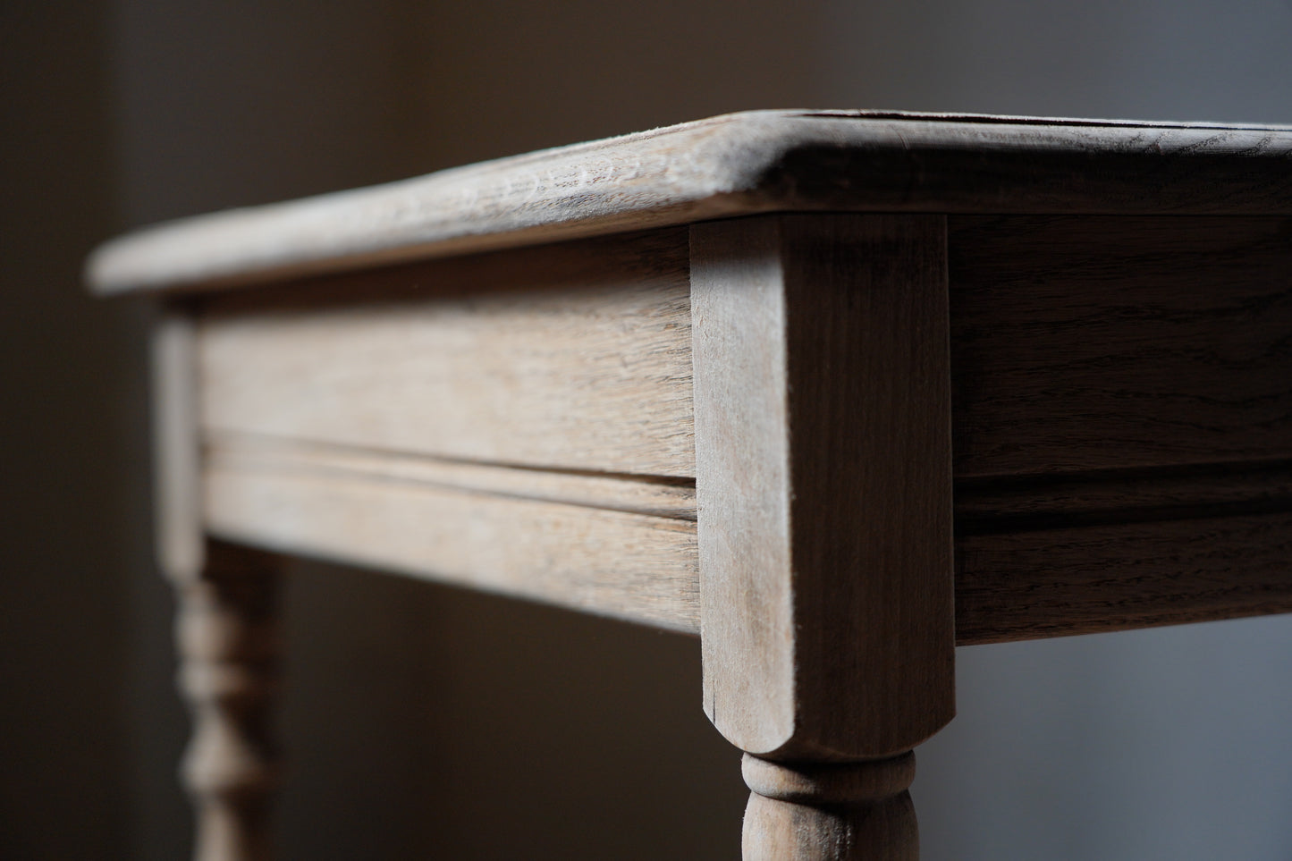 サイドテーブル　F401