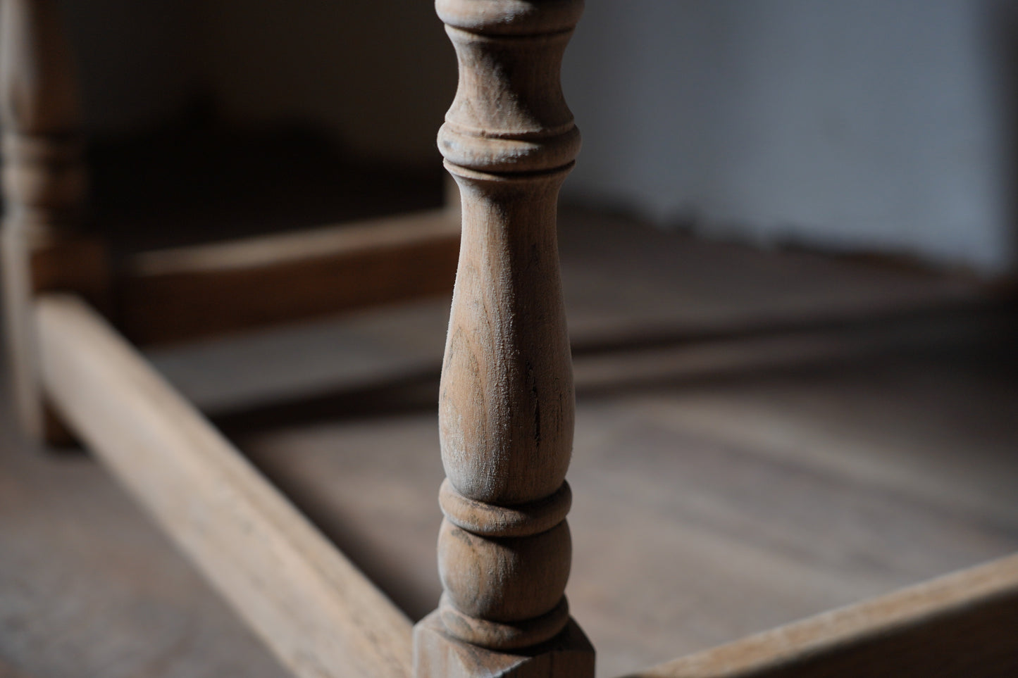 サイドテーブル　F401