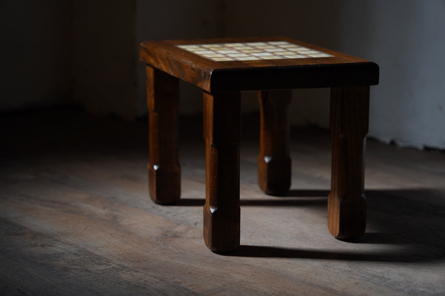 タイルトップサイドテーブル　F402