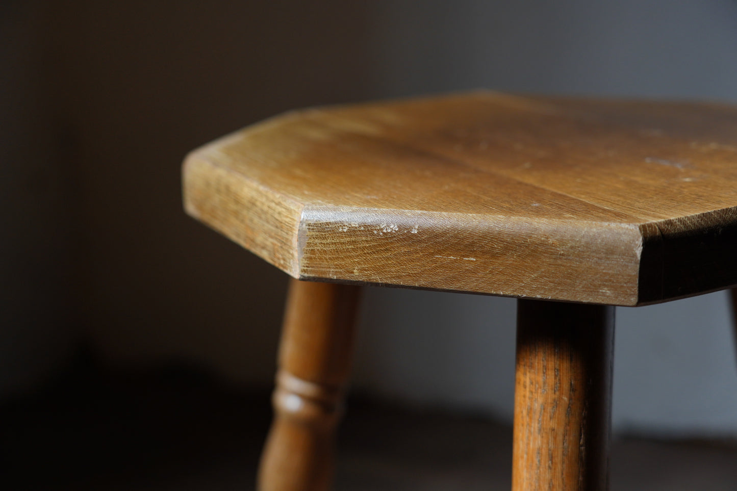 オクトゴナル　スツール　F404