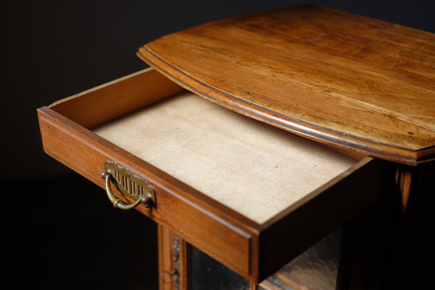 キャビネット　F422　