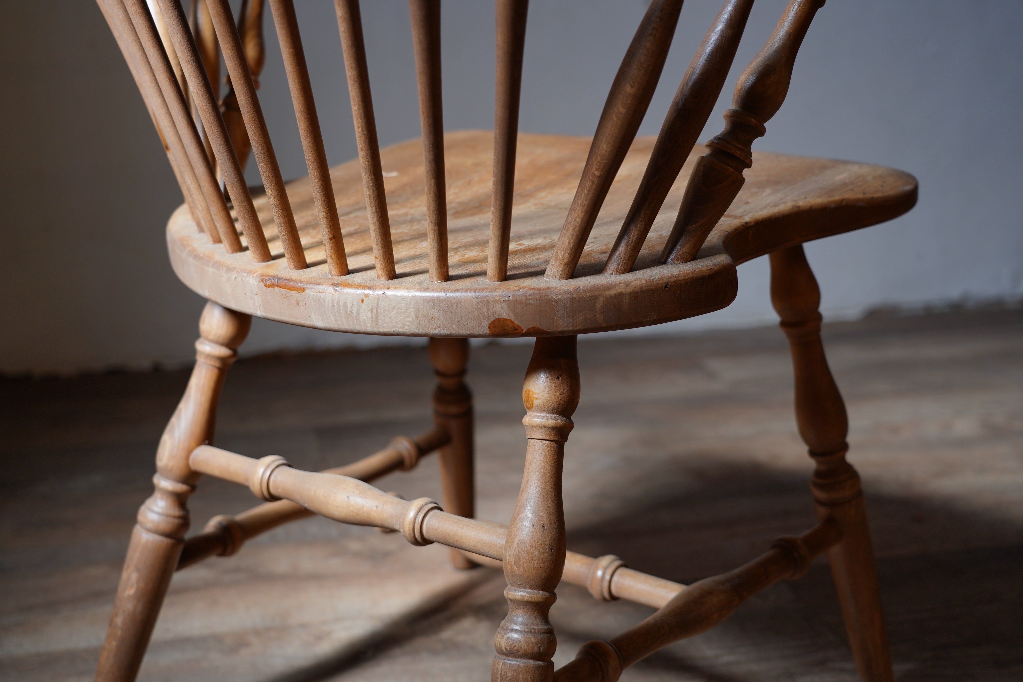 フランスアンティーク ウィンザーチェア ラウンド座面 ろくろ脚 ウィンザーチェア F148 – 14e Online shop